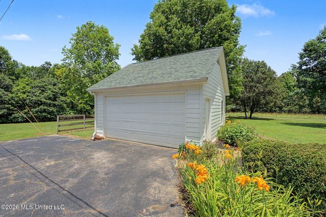 64 Tamim Cove, Byhalia, MS 38611