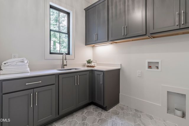 609 N Salem Street, Apex, NC 27502