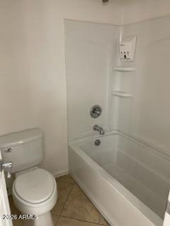 Image 9 of property listing at 8516 S 55TH Drive, Laveen, AZ 85339