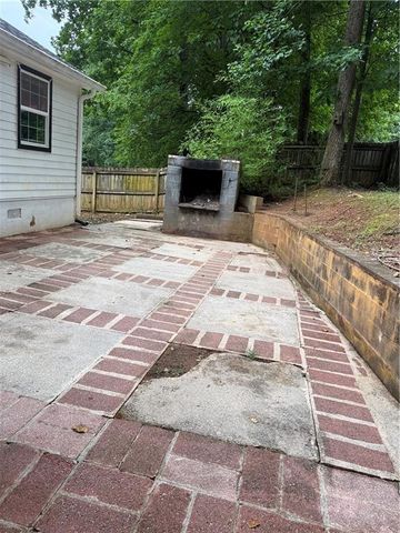 4960 Cold Springs Drive NW, Lilburn, GA 30047