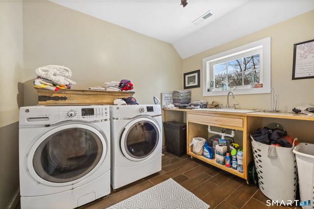 14 Laurelwood Drive, New Fairfield, CT 06812