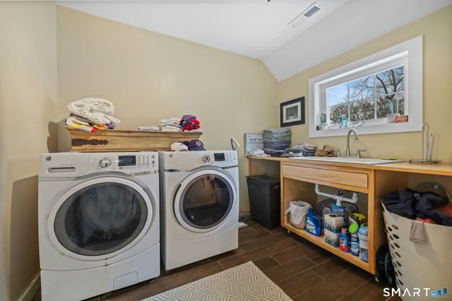 14 Laurelwood Drive, New Fairfield, CT 06812