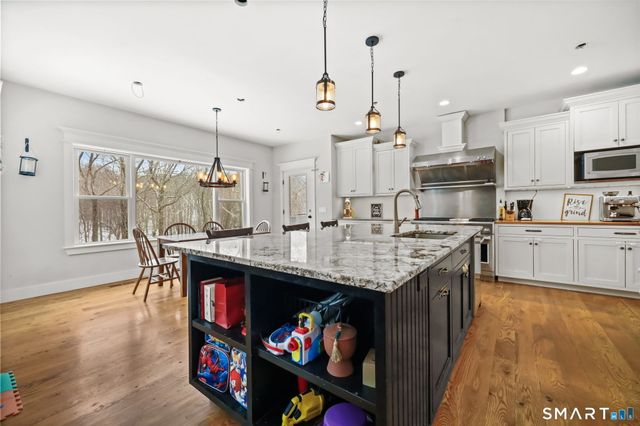 14 Laurelwood Drive, New Fairfield, CT 06812