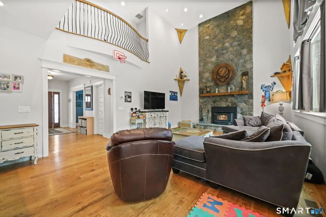 14 Laurelwood Drive, New Fairfield, CT 06812