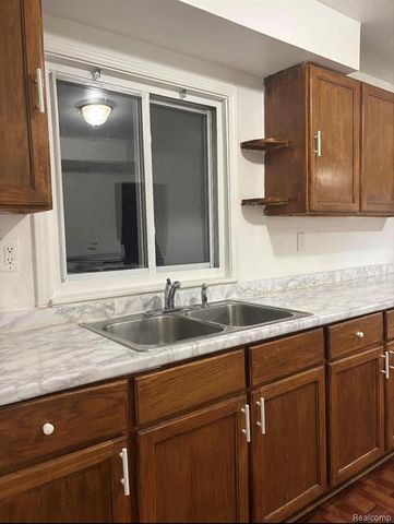 6375 Helen Street, Garden City, MI 48135