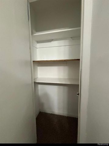 6375 Helen Street, Garden City, MI 48135