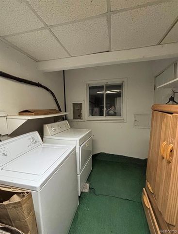 6375 Helen Street, Garden City, MI 48135