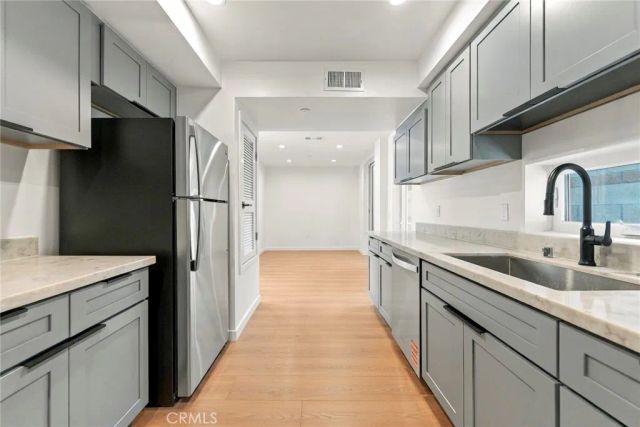 176 N Catalina Ave 102, Pasadena, CA 91106