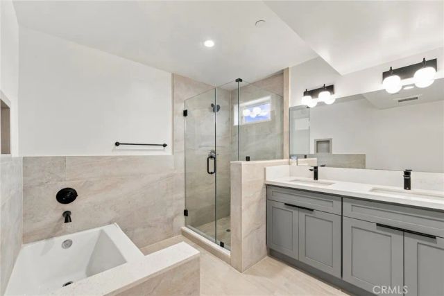 176 N Catalina Ave 102, Pasadena, CA 91106
