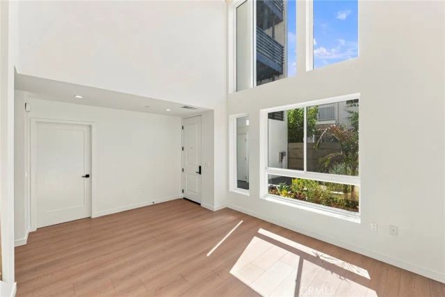 176 N Catalina Ave 102, Pasadena, CA 91106
