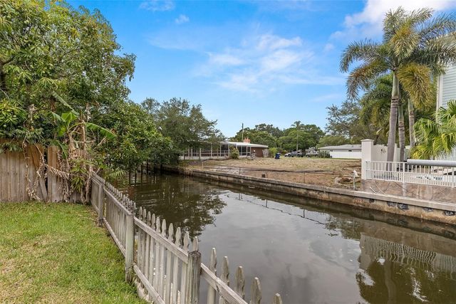 4813 W BAY VILLA AVENUE, Tampa, FL 33611