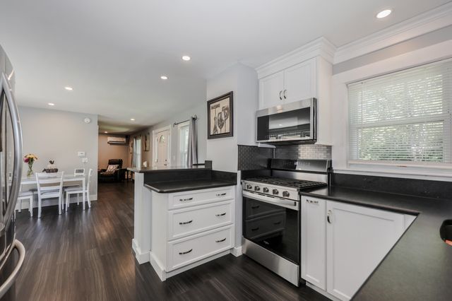 54 College Avenue, Manchester, NH 03102