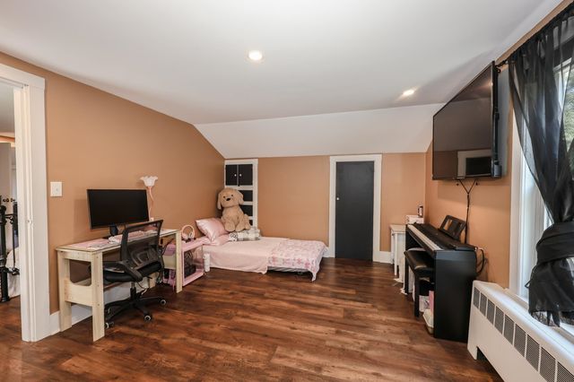 54 College Avenue, Manchester, NH 03102