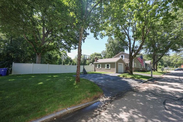 54 College Avenue, Manchester, NH 03102