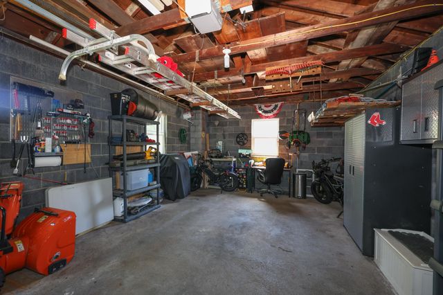 54 College Avenue, Manchester, NH 03102