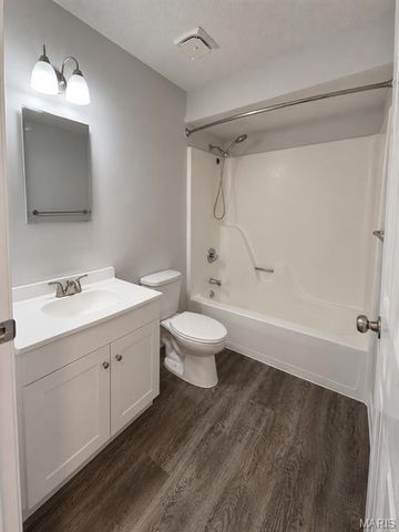 1027 Caroline Drive, Washington, MO 63090