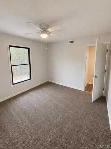 1027 Caroline Drive, Washington, MO 63090