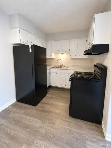 1027 Caroline Drive, Washington, MO 63090
