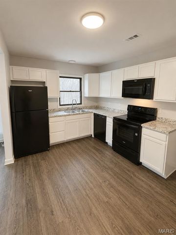 1027 Caroline Drive, Washington, MO 63090