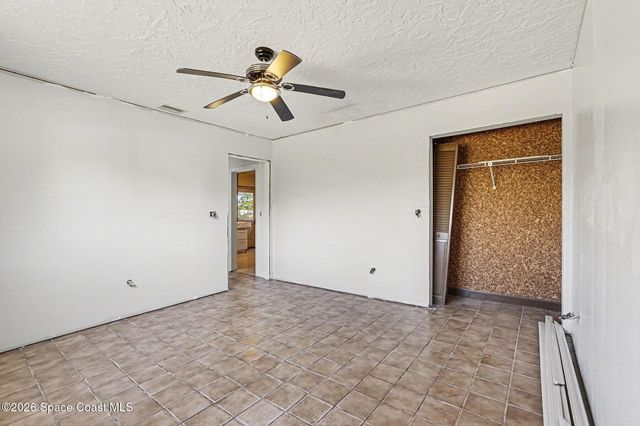 4950 Country Place, Grant, FL 32949