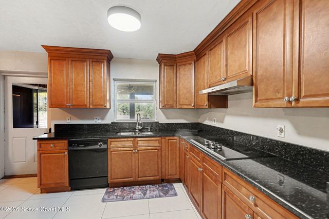 4950 Country Place, Grant, FL 32949