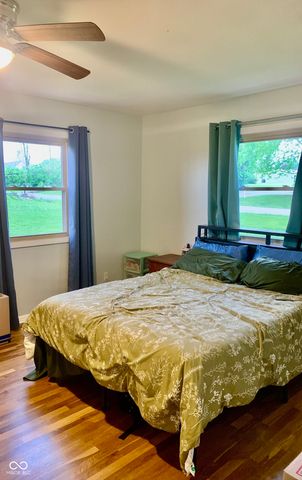 5574 S Holiday Drive, Columbus, IN 47203