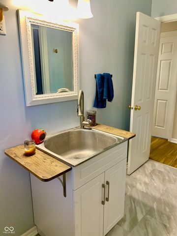 5574 S Holiday Drive, Columbus, IN 47203