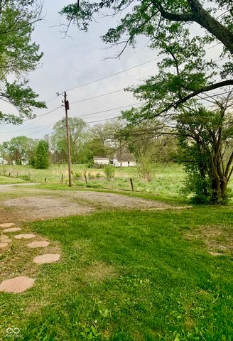 5574 S Holiday Drive, Columbus, IN 47203