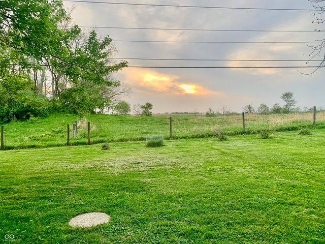 5574 S Holiday Drive, Columbus, IN 47203