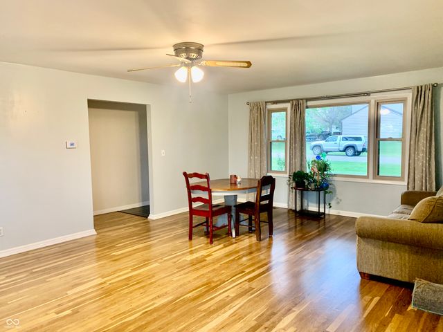 5574 S Holiday Drive, Columbus, IN 47203