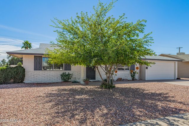 11035 W OAKMONT Drive, Sun City, AZ 85351
