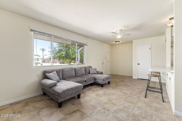 11035 W OAKMONT Drive, Sun City, AZ 85351