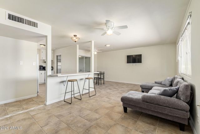 11035 W OAKMONT Drive, Sun City, AZ 85351