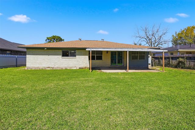 7118 Heron Drive, Houston, TX 77087