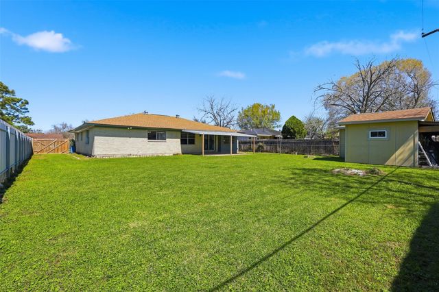 7118 Heron Drive, Houston, TX 77087