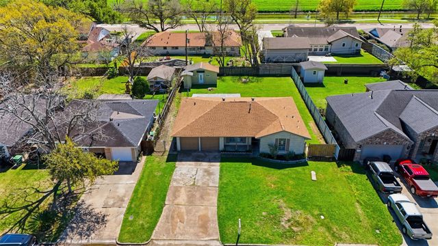 7118 Heron Drive, Houston, TX 77087