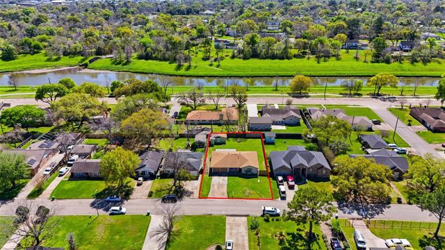 7118 Heron Drive, Houston, TX 77087