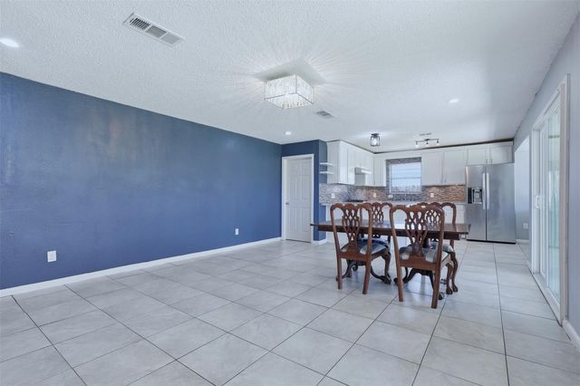 7118 Heron Drive, Houston, TX 77087