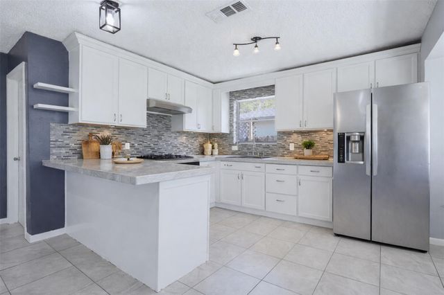 7118 Heron Drive, Houston, TX 77087