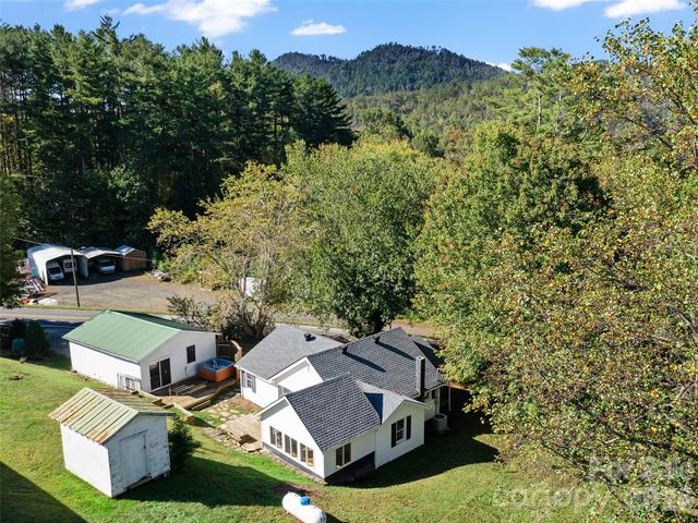 370 Bear Creek Church Road, Bakersville, NC 28705