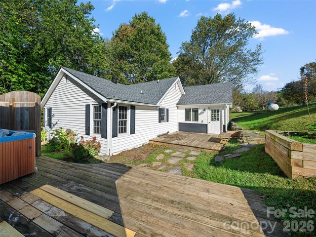 370 Bear Creek Church Road, Bakersville, NC 28705