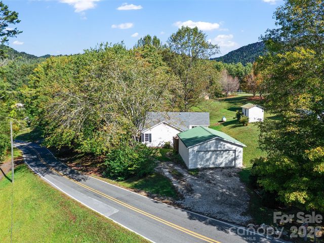 370 Bear Creek Church Road, Bakersville, NC 28705