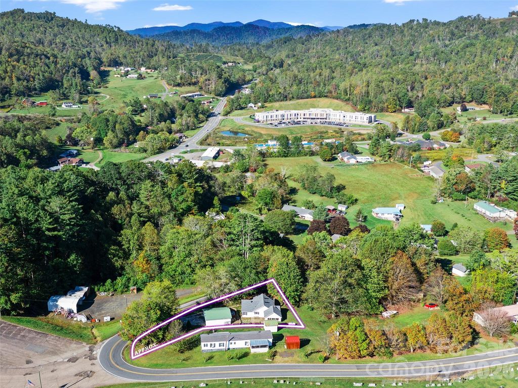 370 Bear Creek Church Road, Bakersville, NC 28705