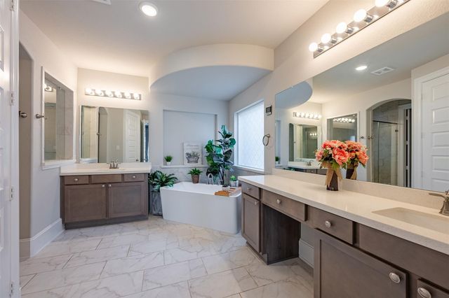 3015 Cooper Hawk Lane, Richmond, TX 77406