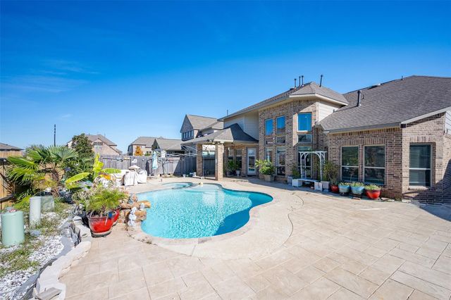 3015 Cooper Hawk Lane, Richmond, TX 77406