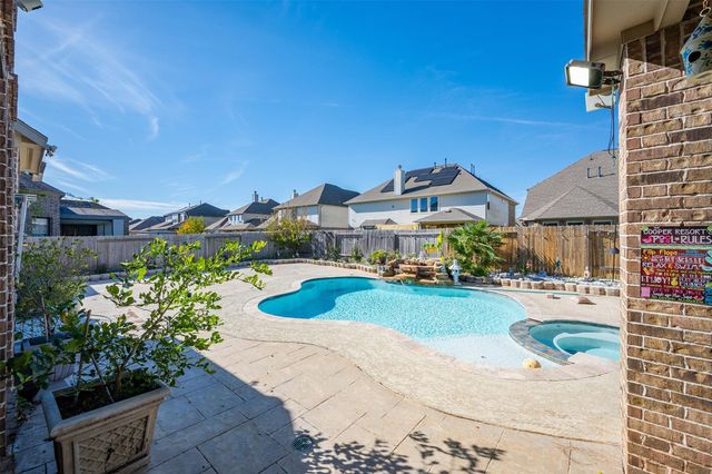 3015 Cooper Hawk Lane, Richmond, TX 77406