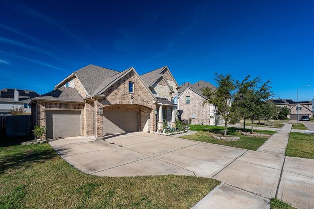 3015 Cooper Hawk Lane, Richmond, TX 77406