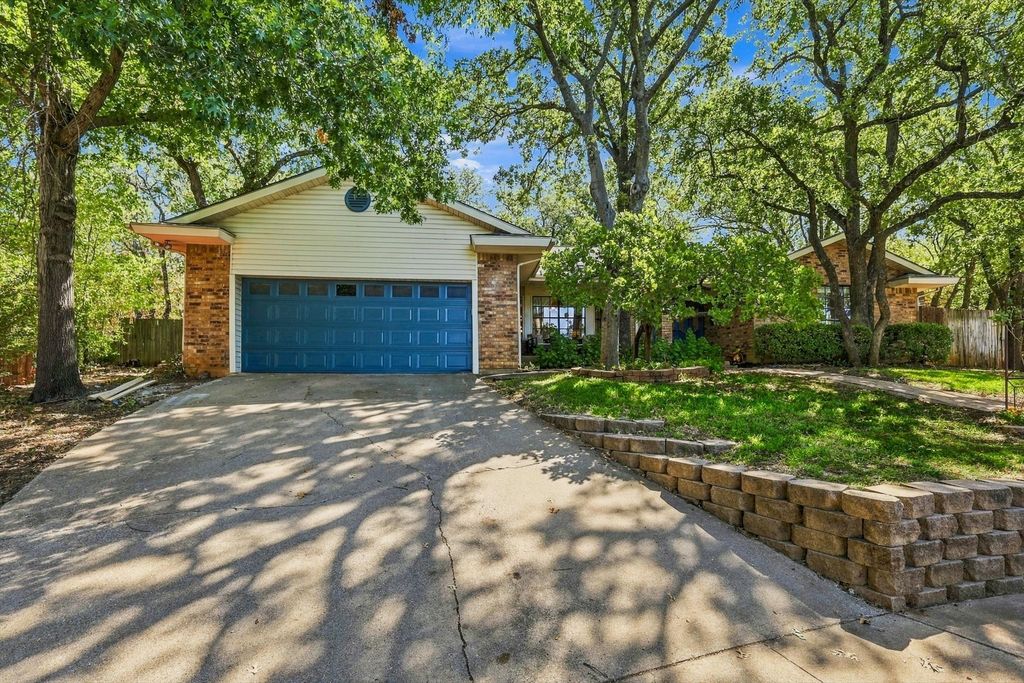 3232 Prince Court, Bedford, TX 76021 — photo 2