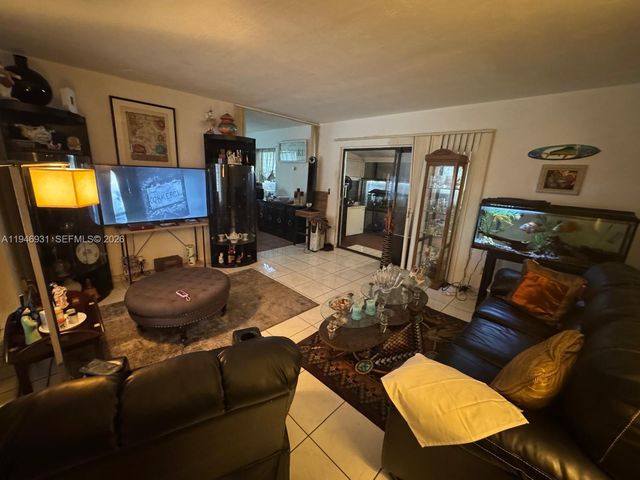 3651 SW 40th Ave, West Park, FL 33023