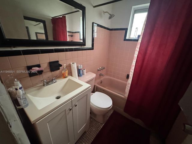 3651 SW 40th Ave, West Park, FL 33023